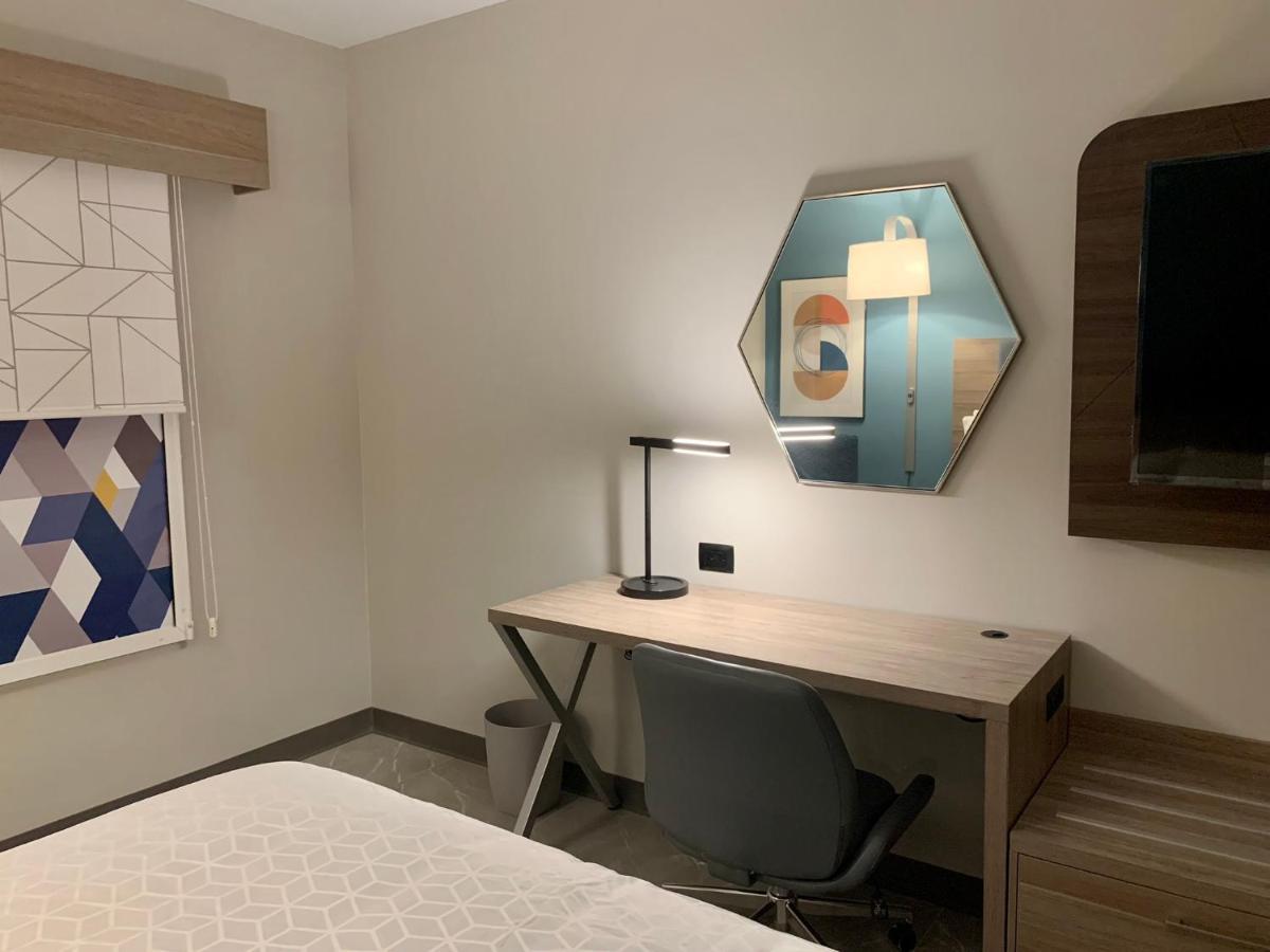 Holiday Inn Express - Guadalajara Vallarta Poniente By Ihg 사포판 외부 사진