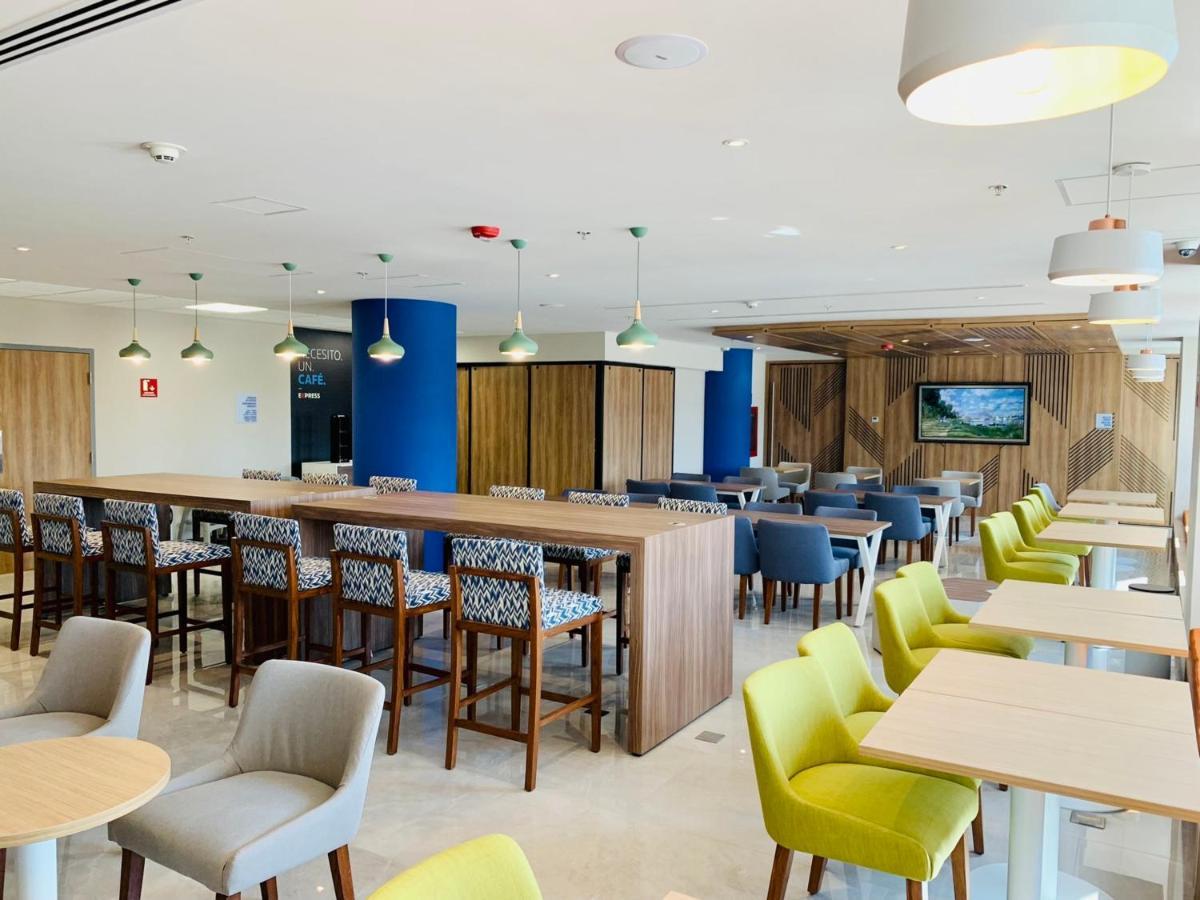Holiday Inn Express - Guadalajara Vallarta Poniente By Ihg 사포판 외부 사진